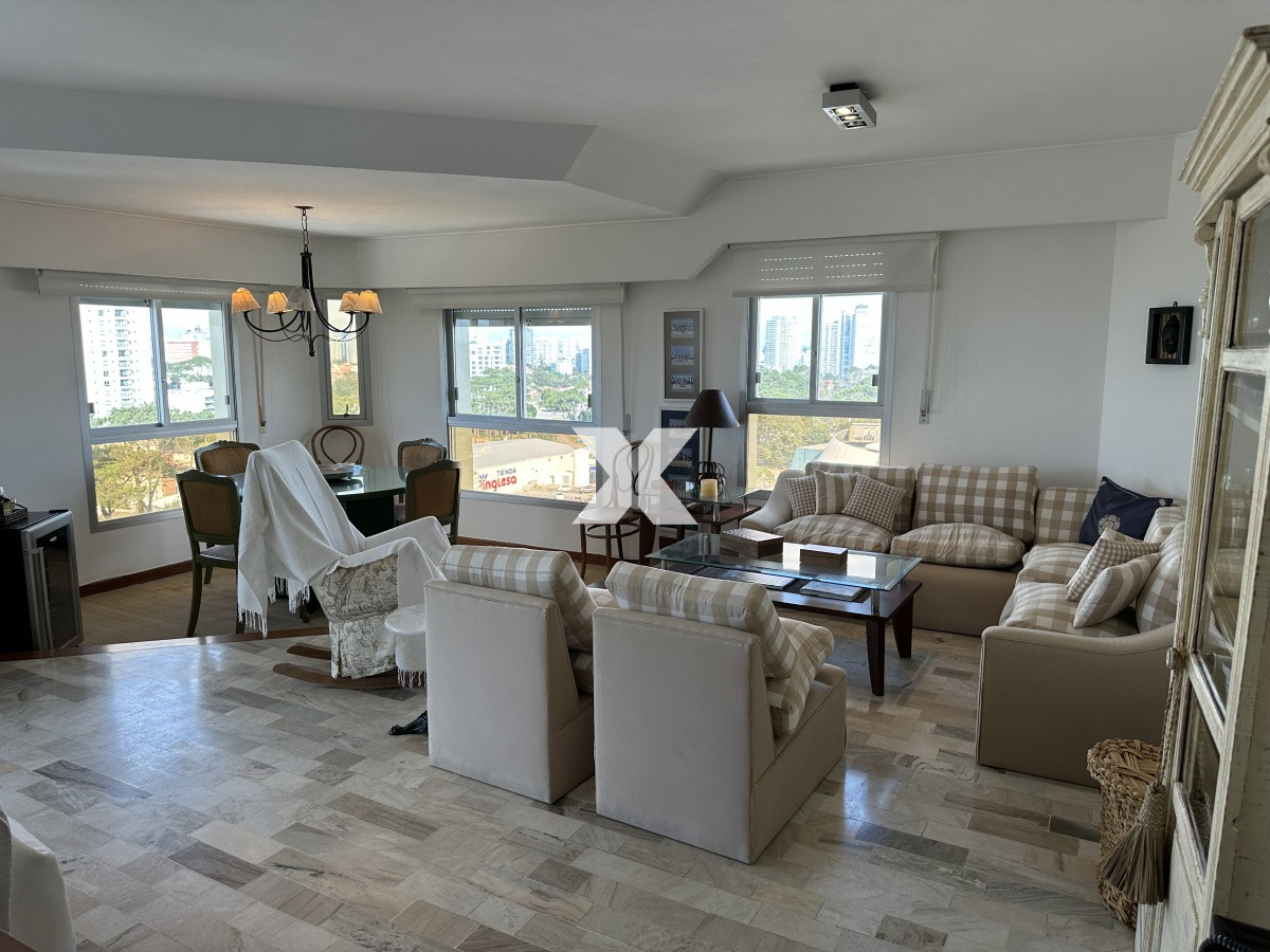 VENTA APARTAMENTO EN PUNTA DEL ESTE 3 DORMITORIOS - XNA528A