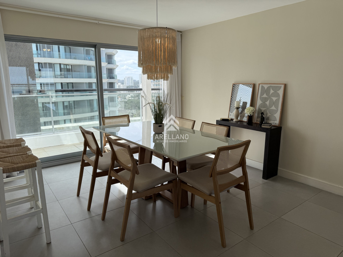 Apartamento ID.5397 - ESPECTACULAR PENT HOUSE EN TORRE FRANCIA PUNTA DEL ESTE DE 2 DORMITORIOS