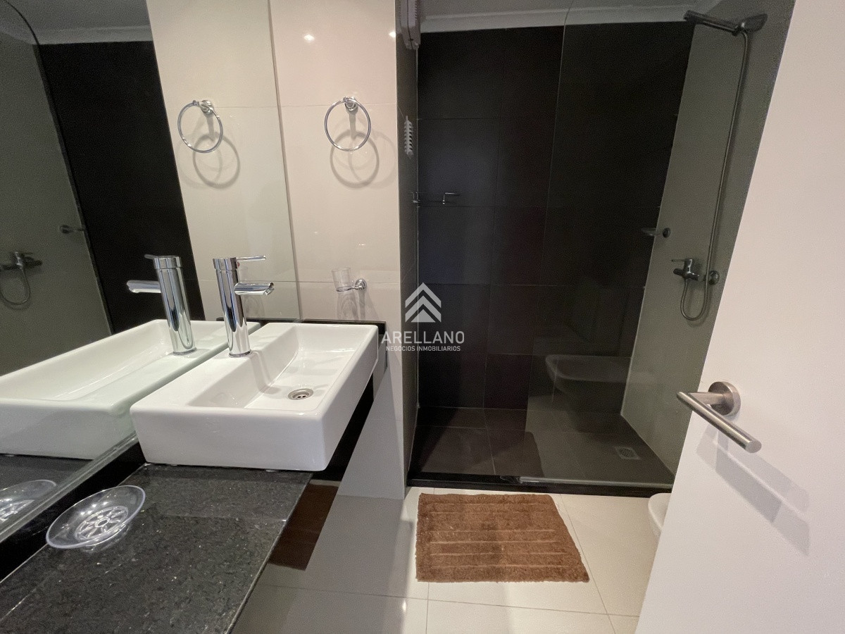 Apartamento ID.6100 - FRENTE AL MAR, 3 DORMITORIOS, 2 BAÑOS,  EN VENTA , PUNTA DEL ESTE