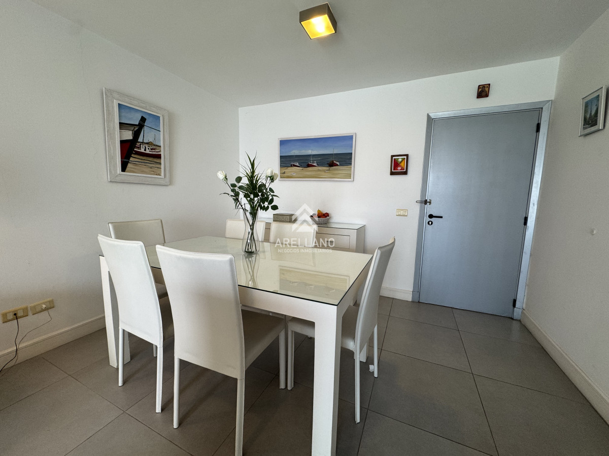 Apartamento ID.5504 - VENTA, TORRE CON SERVICIOS, PUNTA DEL ESTE, PARRILLERO PROPIO, GARAGE