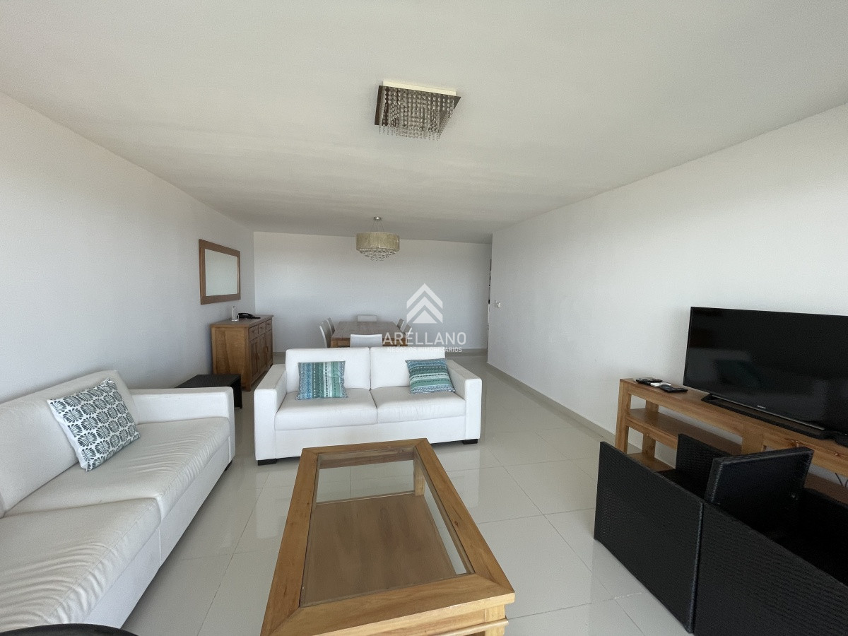 Apartamento ID.6100 - FRENTE AL MAR, 3 DORMITORIOS, 2 BAÑOS,  EN VENTA , PUNTA DEL ESTE