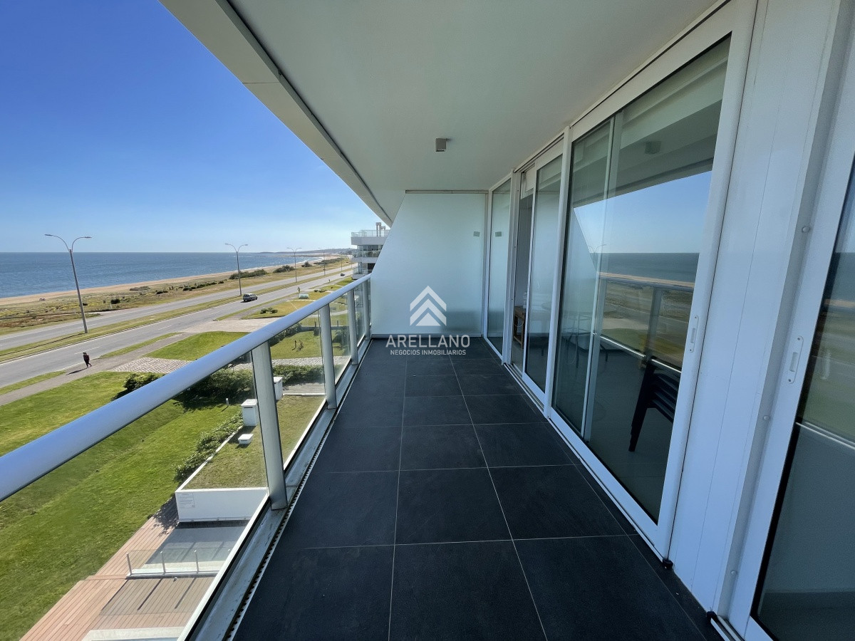 Apartamento ID.6100 - FRENTE AL MAR, 3 DORMITORIOS, 2 BAÑOS,  EN VENTA , PUNTA DEL ESTE