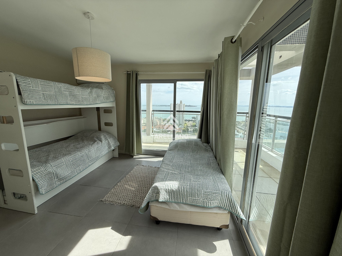 Apartamento ID.5397 - ESPECTACULAR PENT HOUSE EN TORRE FRANCIA PUNTA DEL ESTE DE 2 DORMITORIOS