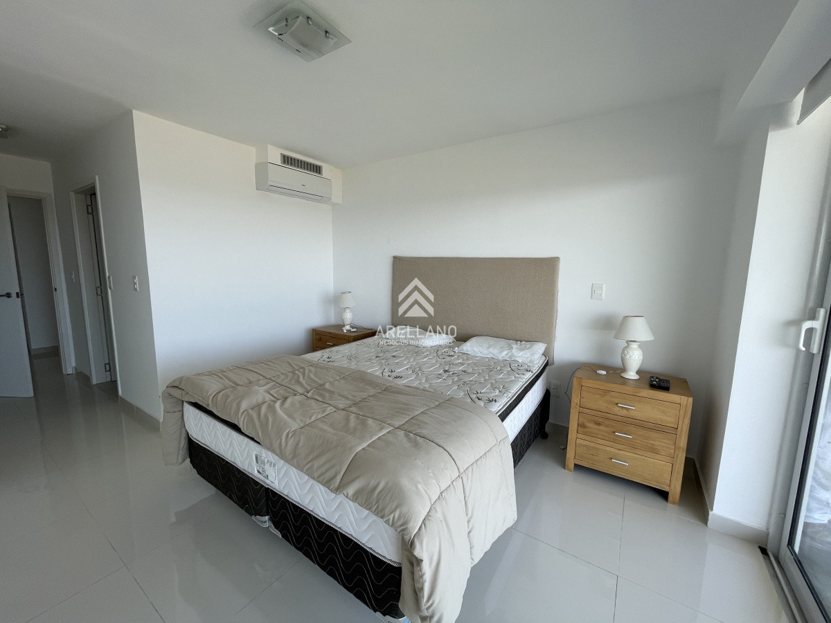 Apartamento ID.6100 - FRENTE AL MAR, 3 DORMITORIOS, 2 BAÑOS,  EN VENTA , PUNTA DEL ESTE