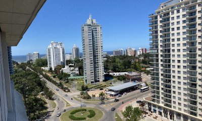 Apartamento 3 dormitorios y dependencia