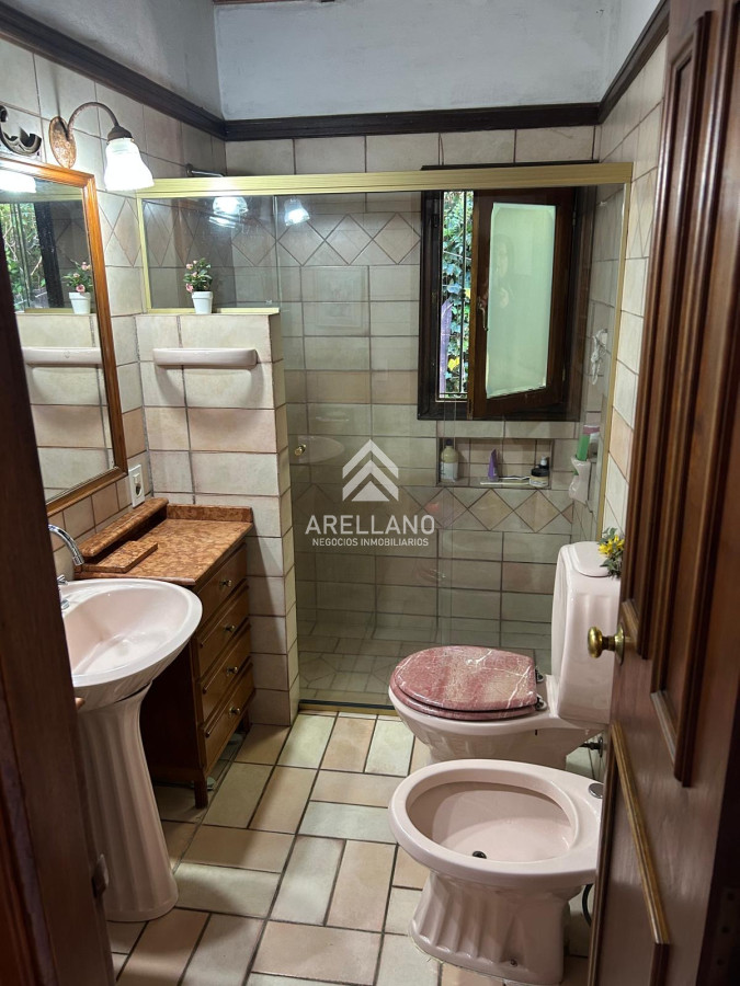 Casa ID.5380 - Venta casa 3 dormitorios y dependencia Pinares 