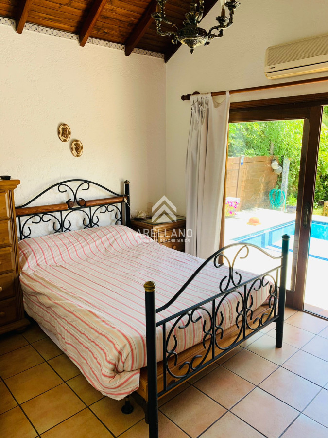 Casa ID.5380 - Venta casa 3 dormitorios y dependencia Pinares 