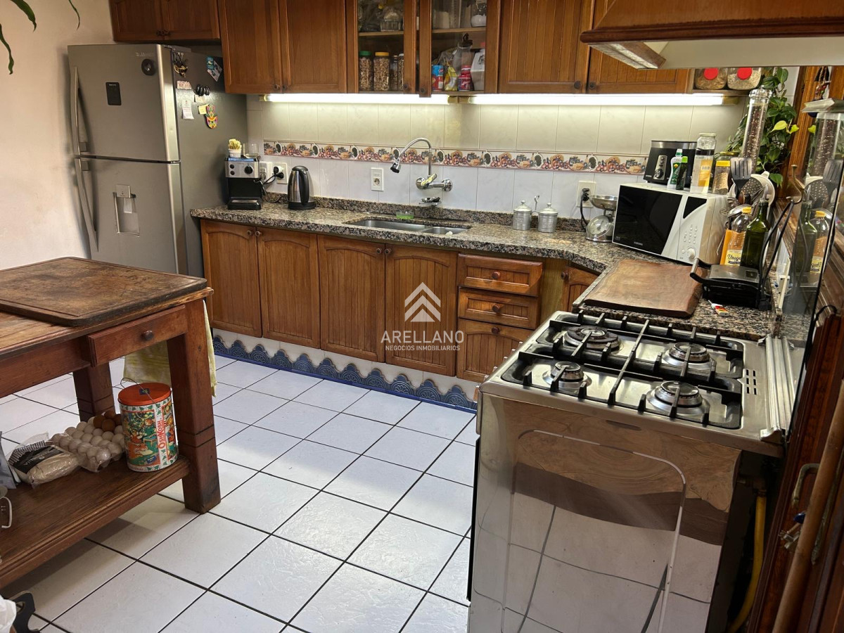 Casa ID.5380 - Venta casa 3 dormitorios y dependencia Pinares 