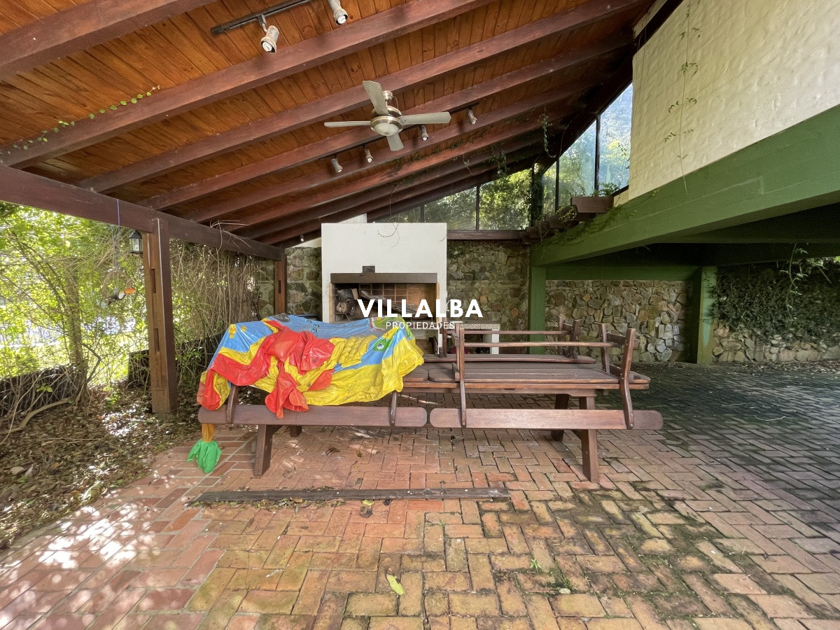 Casa ID.1548 - CASA EN VENTA, EXCELENTE ZONA RESIDENCIAL PUNTA DEL ESTE, PLAYA MANSA