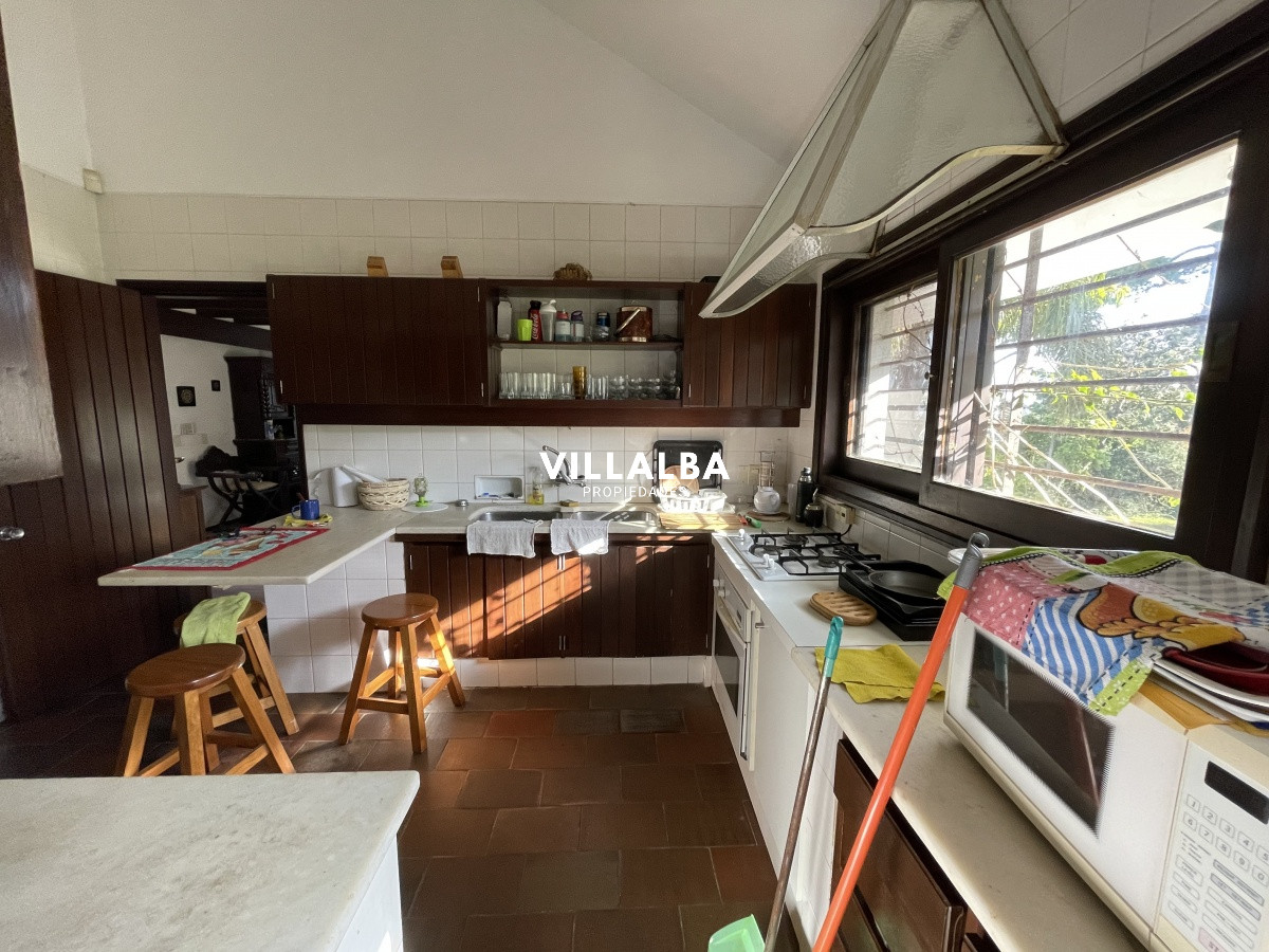 Casa ID.1548 - CASA EN VENTA, EXCELENTE ZONA RESIDENCIAL PUNTA DEL ESTE, PLAYA MANSA