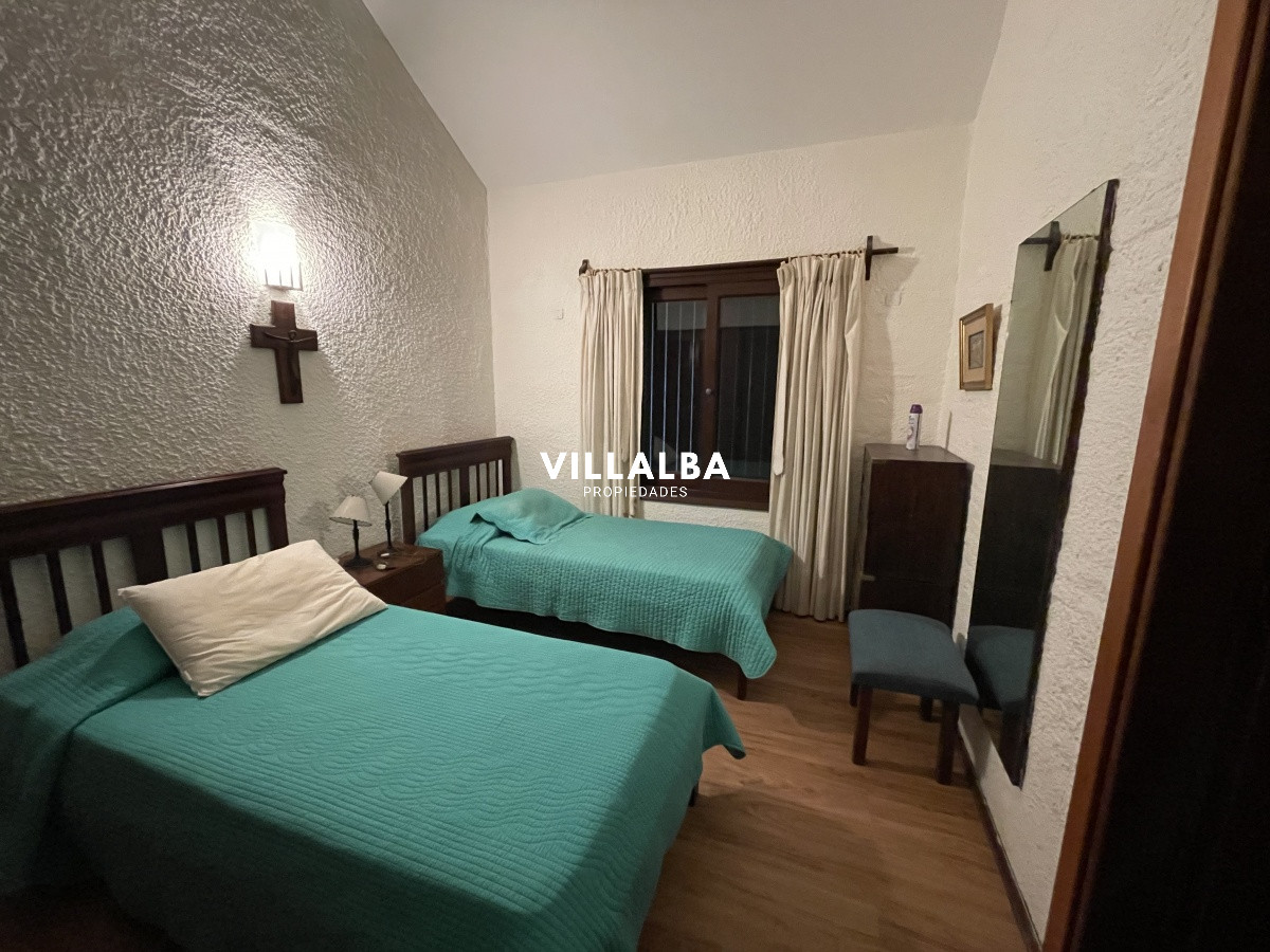 Casa ID.1548 - CASA EN VENTA, EXCELENTE ZONA RESIDENCIAL PUNTA DEL ESTE, PLAYA MANSA