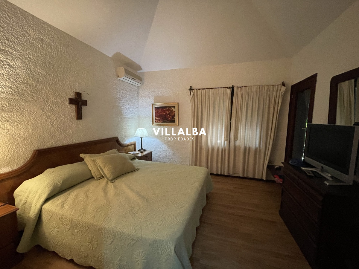 Casa ID.1548 - CASA EN VENTA, EXCELENTE ZONA RESIDENCIAL PUNTA DEL ESTE, PLAYA MANSA