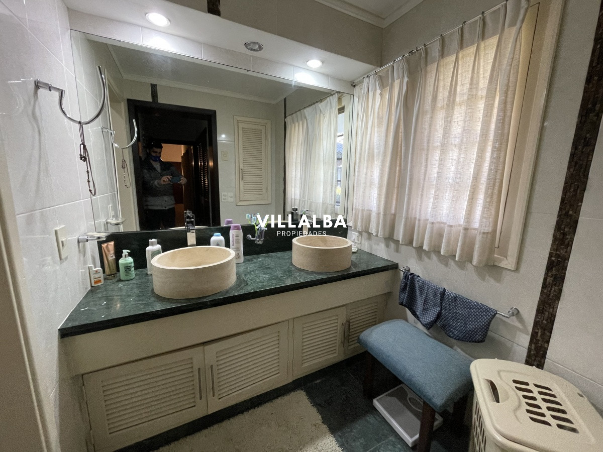 Casa ID.1548 - CASA EN VENTA, EXCELENTE ZONA RESIDENCIAL PUNTA DEL ESTE, PLAYA MANSA