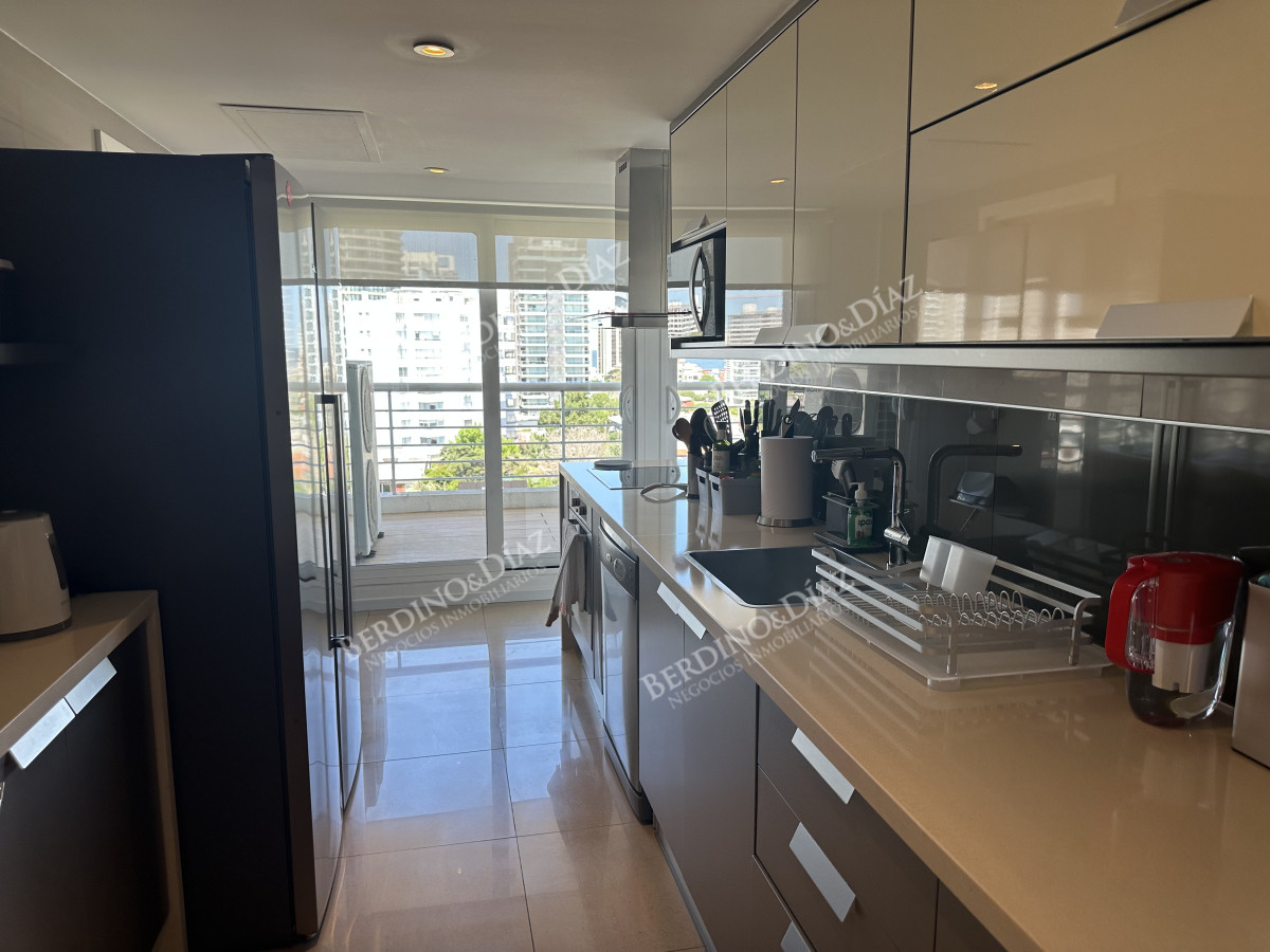 Apartamento ID.2909 - ESPECTACULAR ESTADO EDIFICIO EN ZONA DE ENJOY ALEXANDER 