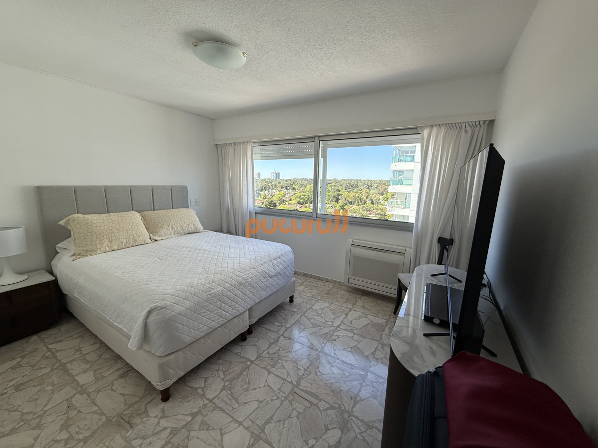 Apartamento ID.2434 - RECIEN INGRESADO, 3 DORMITORIOS Y DEP. VENTA PRIMERA LINEA PLAYA MANSA