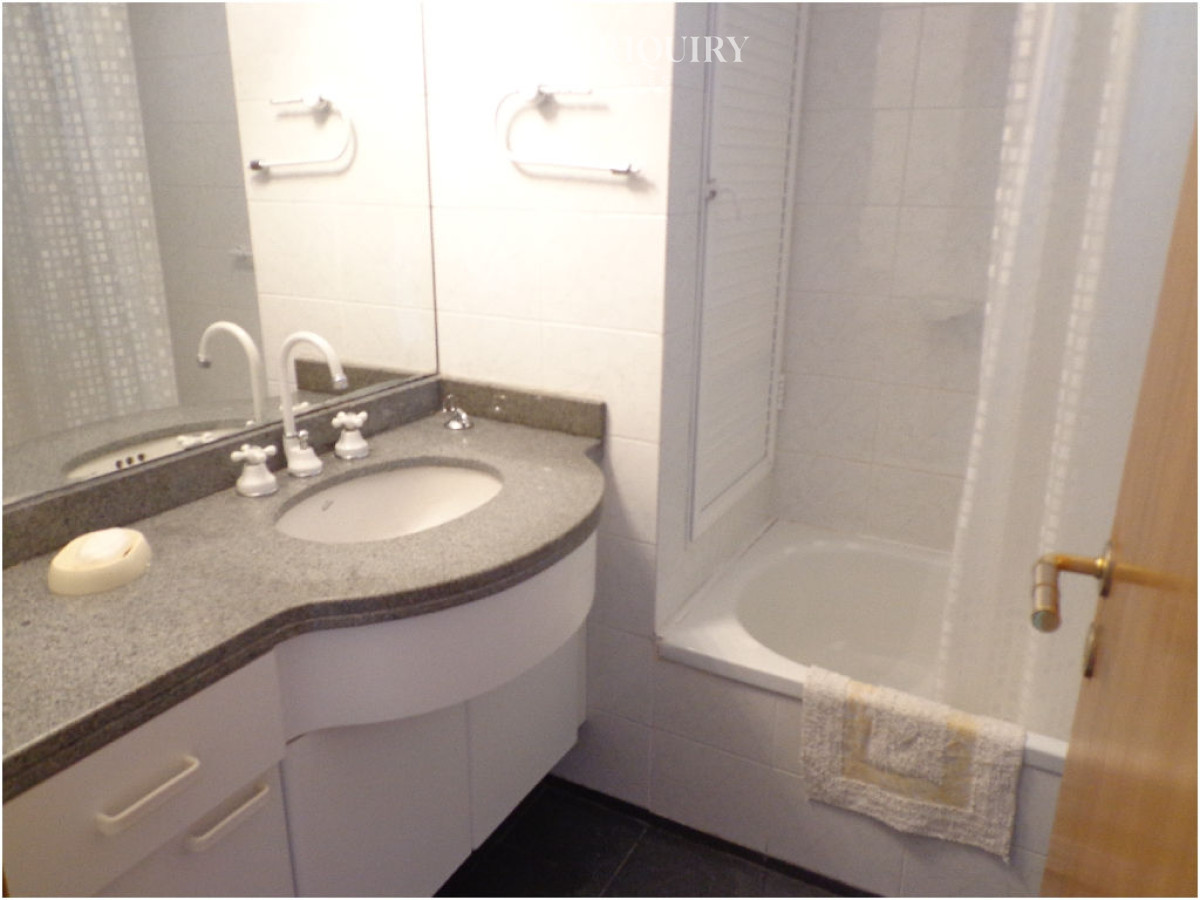 Apartamento ID.5714/Alquiler-temporal-y-anual-de-maravilloso-departamento-esquinero-en-Torre-Le-Parc,-Playa-Brava,-Punta-del-Este - Con piscina propia, espectacular vista y ubicaciónALQUILER Y VENTA PUERTO