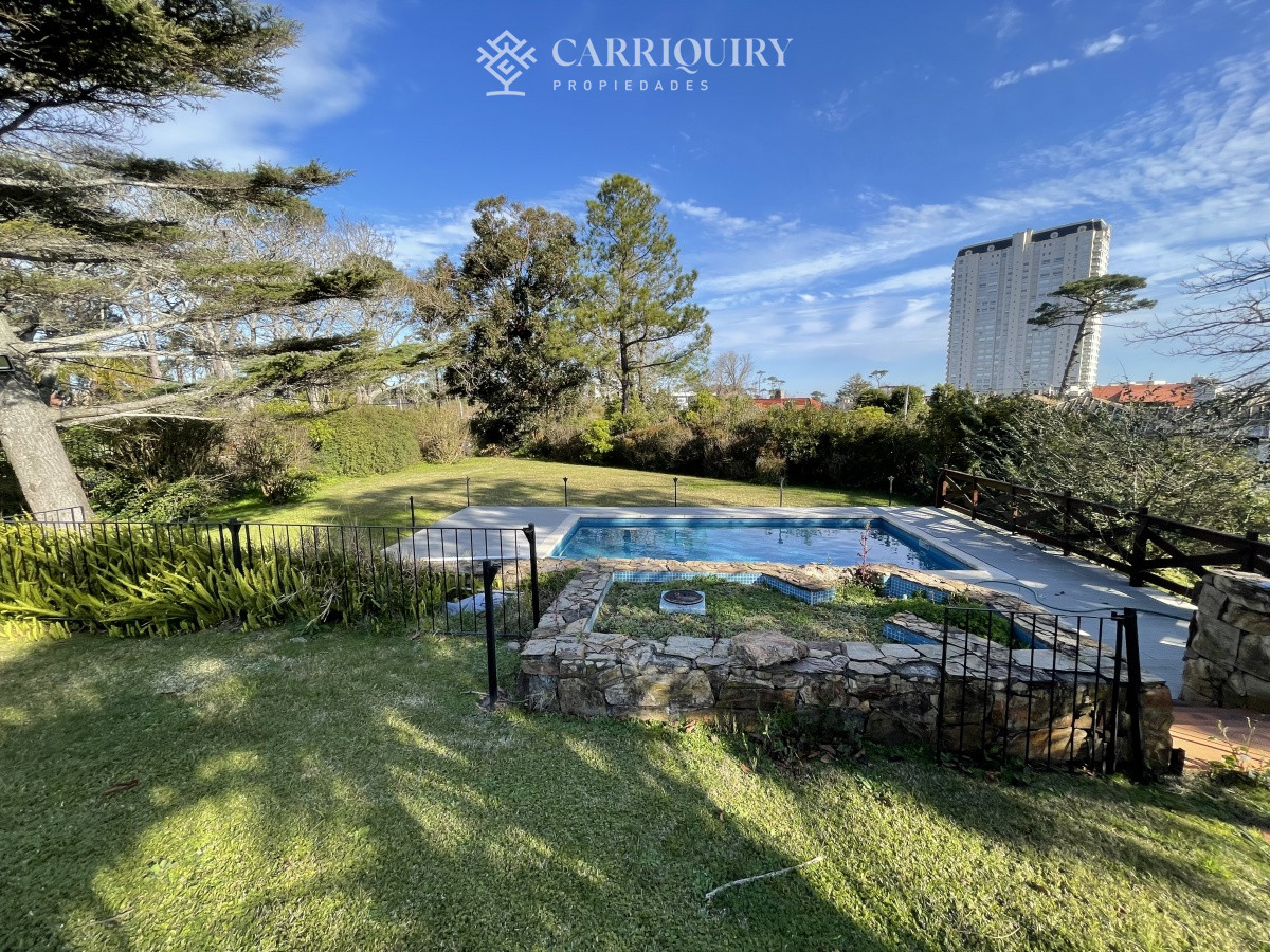 Casa ID.6673 - CASA EN VENTA, EXCELENTE ZONA RESIDENCIAL PUNTA DEL ESTE, PLAYA MANSA