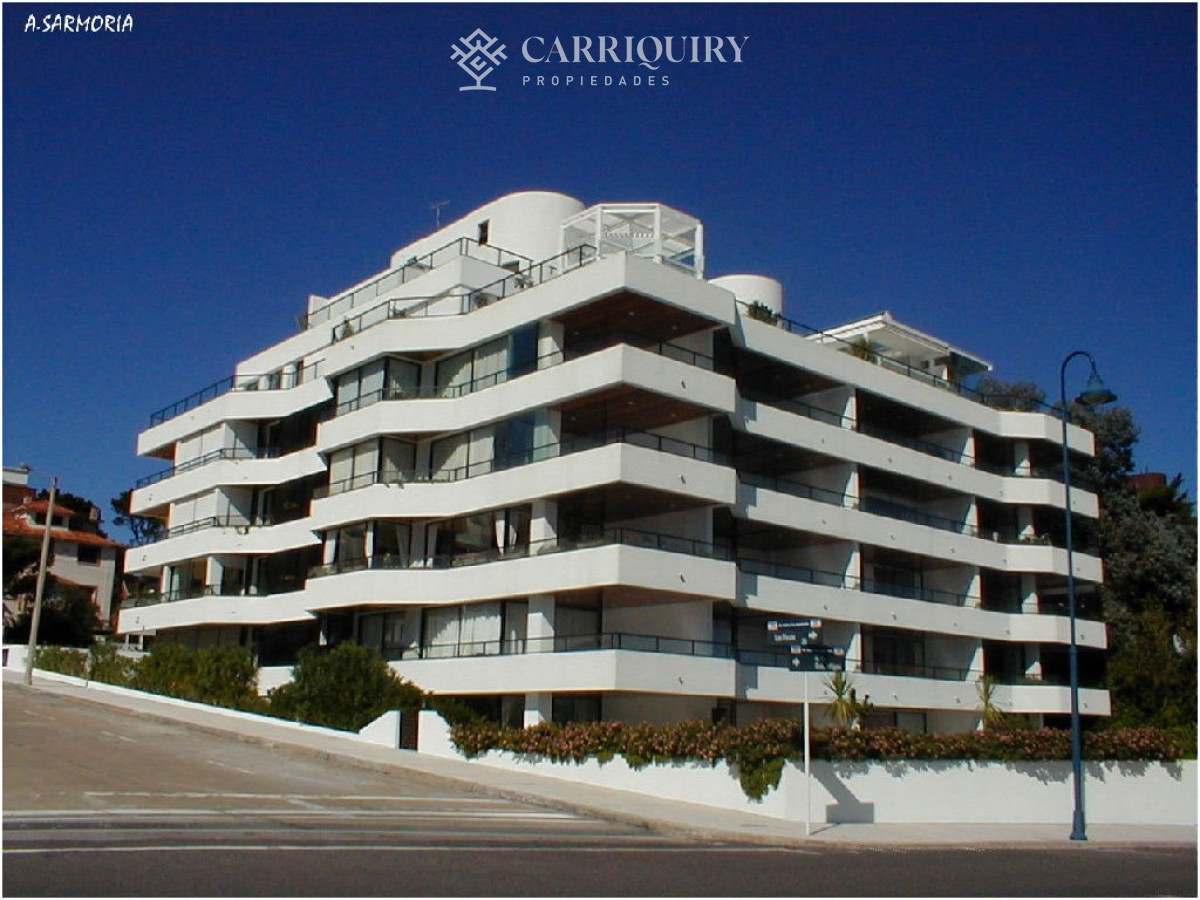 Apartamento ID.5714/Alquiler-temporal-y-anual-de-maravilloso-departamento-esquinero-en-Torre-Le-Parc,-Playa-Brava,-Punta-del-Este - Con piscina propia, espectacular vista y ubicaciónALQUILER Y VENTA PUERTO