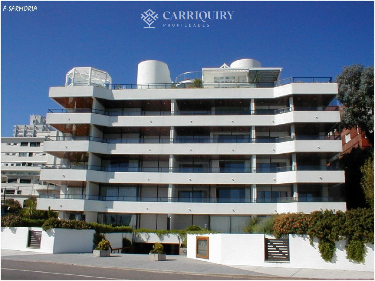 Apartamento ID.5714/Alquiler-temporal-y-anual-de-maravilloso-departamento-esquinero-en-Torre-Le-Parc,-Playa-Brava,-Punta-del-Este - Con piscina propia, espectacular vista y ubicaciónALQUILER Y VENTA PUERTO