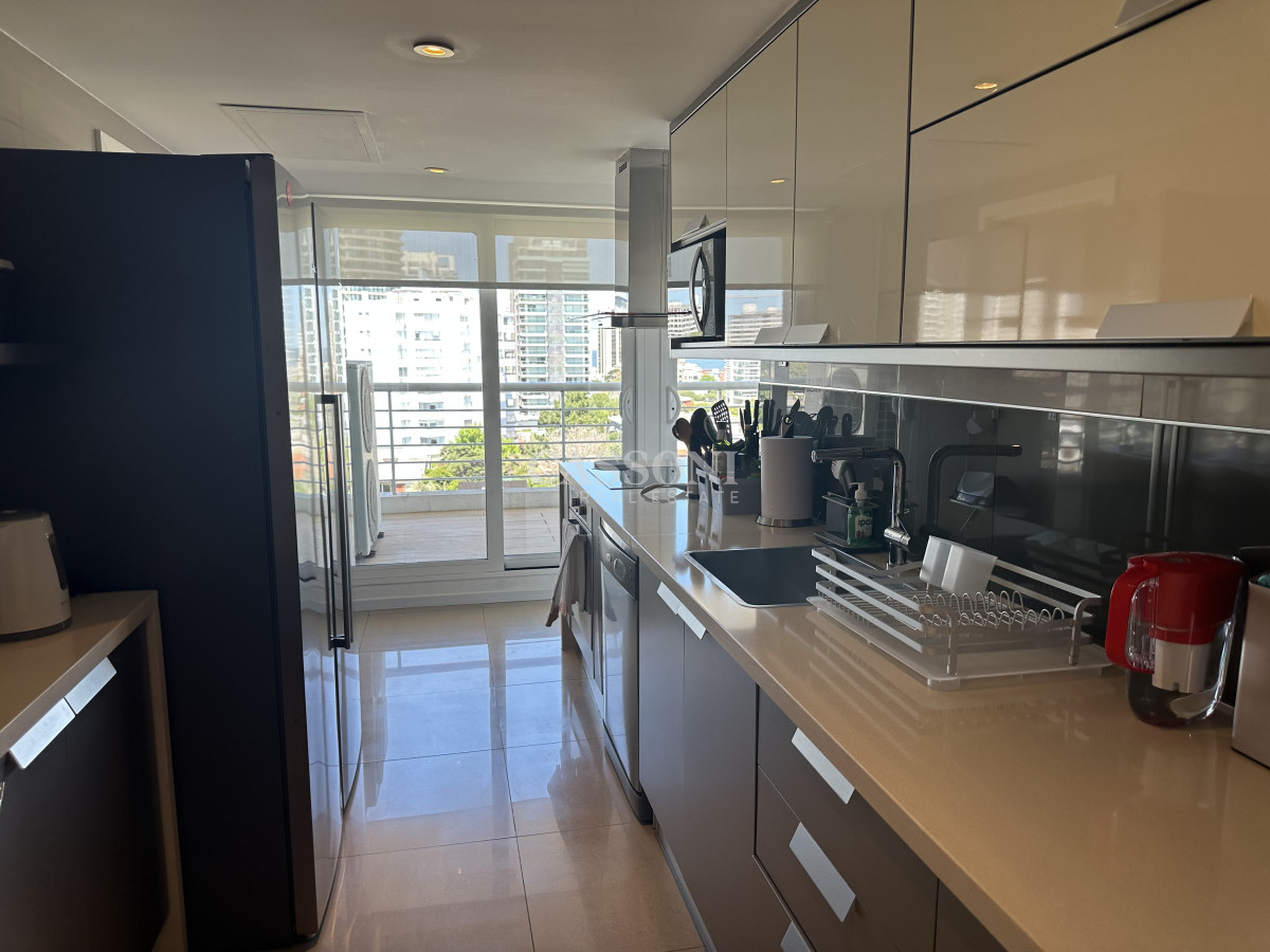 Apartamento ID.2585 - ESPECTACULAR ESTADO EDIFICIO EN ZONA DE ENJOY ALEXANDER 