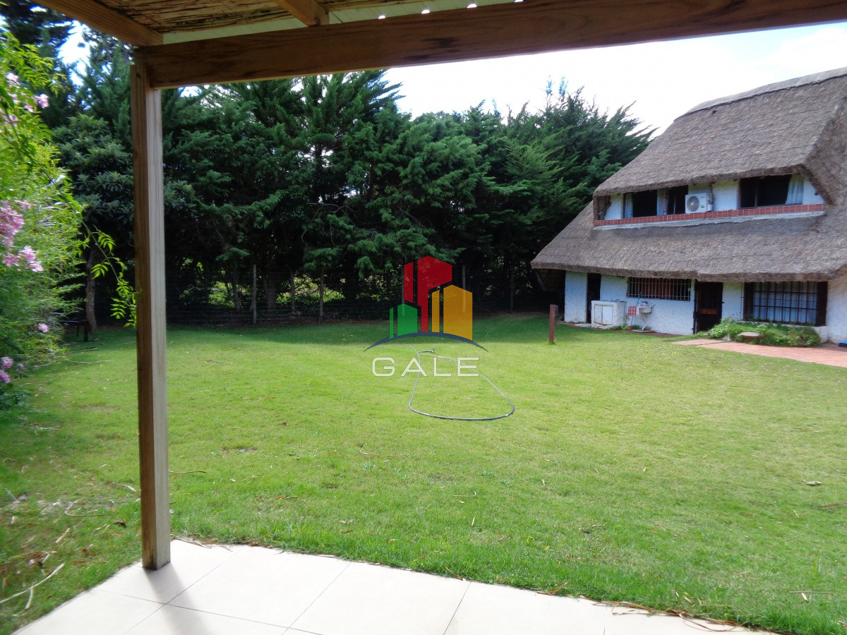 Casa ID.474 - Alquiler anual y venta  hermosa casa en zona de prestigio, alquiler en Punta del Este, barrio Beverly Hills