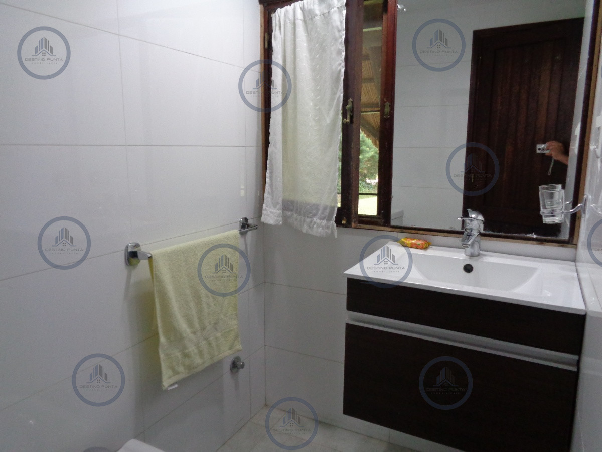 Casa ID.671 - Casa en zona de prestigio, alquiler en Punta del Este, barrio Beverly Hills