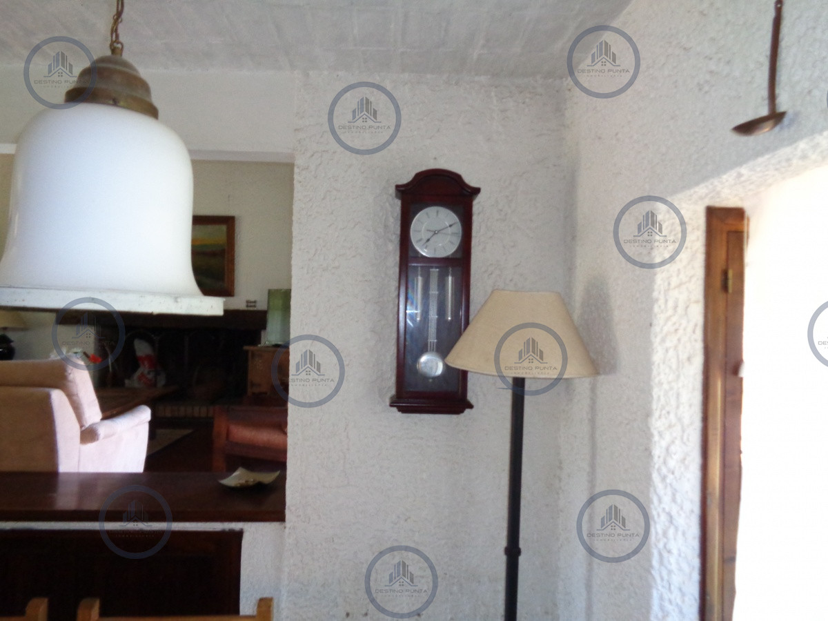 Casa ID.671 - Casa en zona de prestigio, alquiler en Punta del Este, barrio Beverly Hills