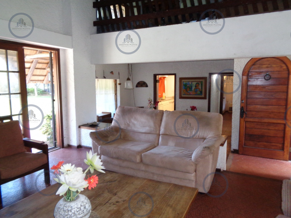 Casa ID.671 - Casa en zona de prestigio, alquiler en Punta del Este, barrio Beverly Hills
