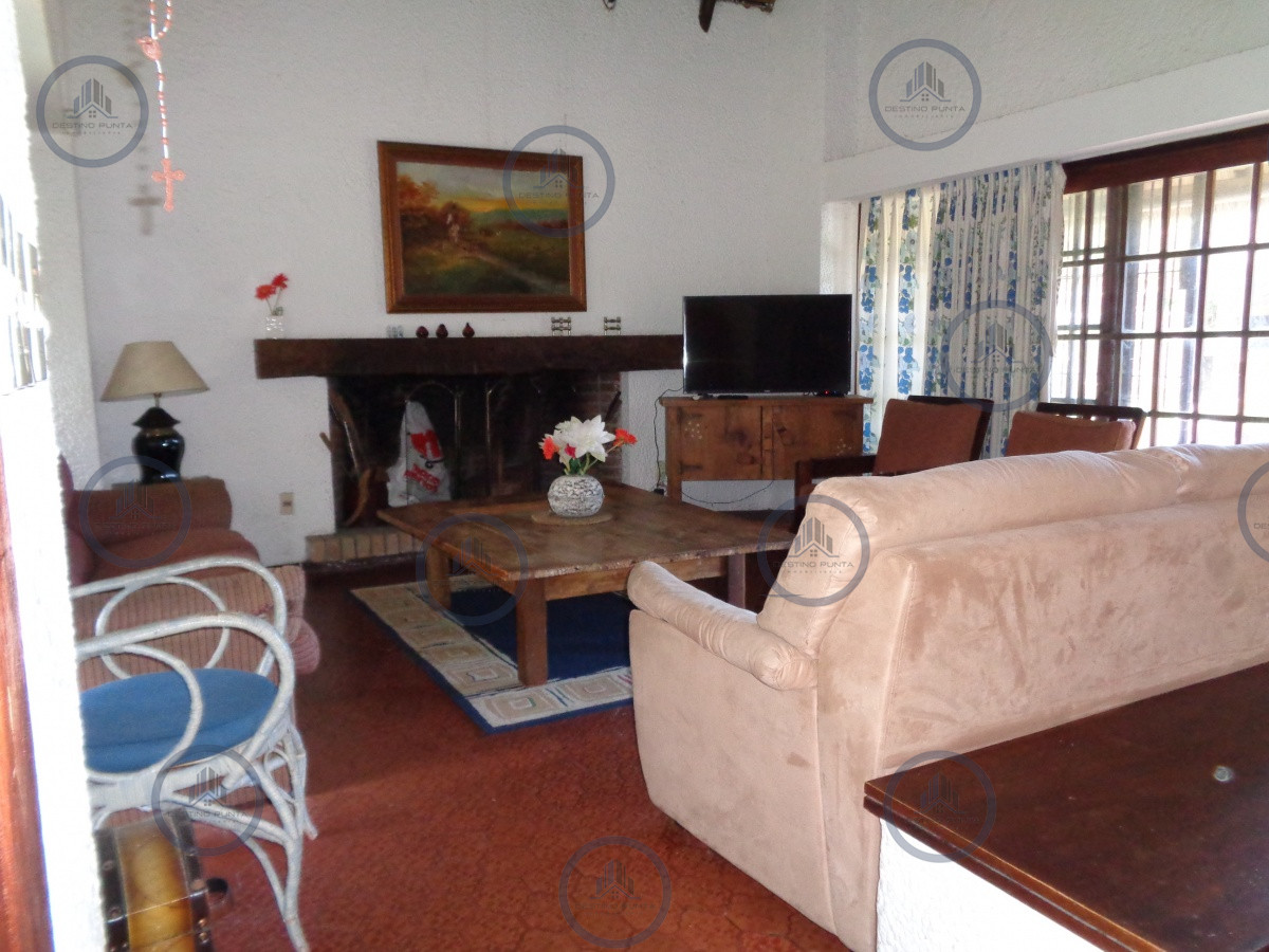 Casa ID.671 - Casa en zona de prestigio, alquiler en Punta del Este, barrio Beverly Hills