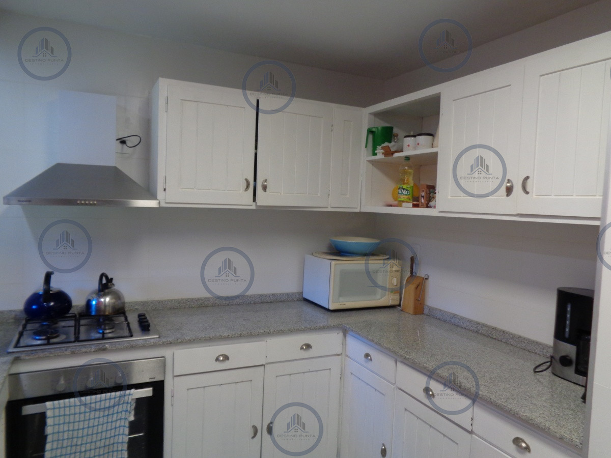Casa ID.671 - Casa en zona de prestigio, alquiler en Punta del Este, barrio Beverly Hills