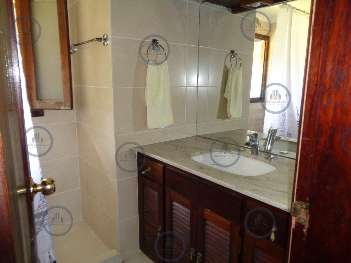 Casa ID.671 - Casa en zona de prestigio, alquiler en Punta del Este, barrio Beverly Hills