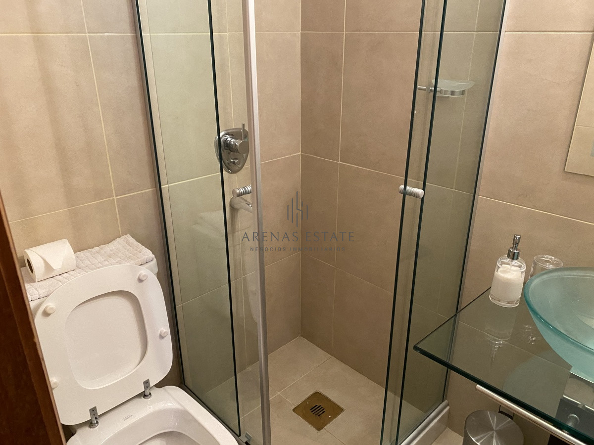 Apartamento ID.719 - HERMOSO APARTAMENTO 3 DORMITORIOS Y DEPENDENCIA VENTA EN PUNTA DEL ESTE