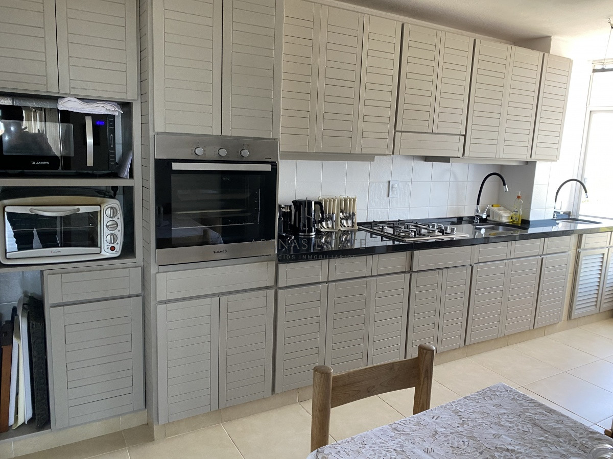 Apartamento ID.719 - HERMOSO APARTAMENTO 3 DORMITORIOS Y DEPENDENCIA VENTA EN PUNTA DEL ESTE