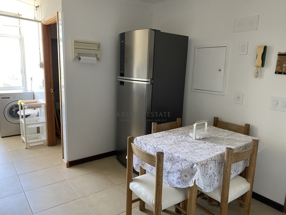 Apartamento ID.719 - HERMOSO APARTAMENTO 3 DORMITORIOS Y DEPENDENCIA VENTA EN PUNTA DEL ESTE