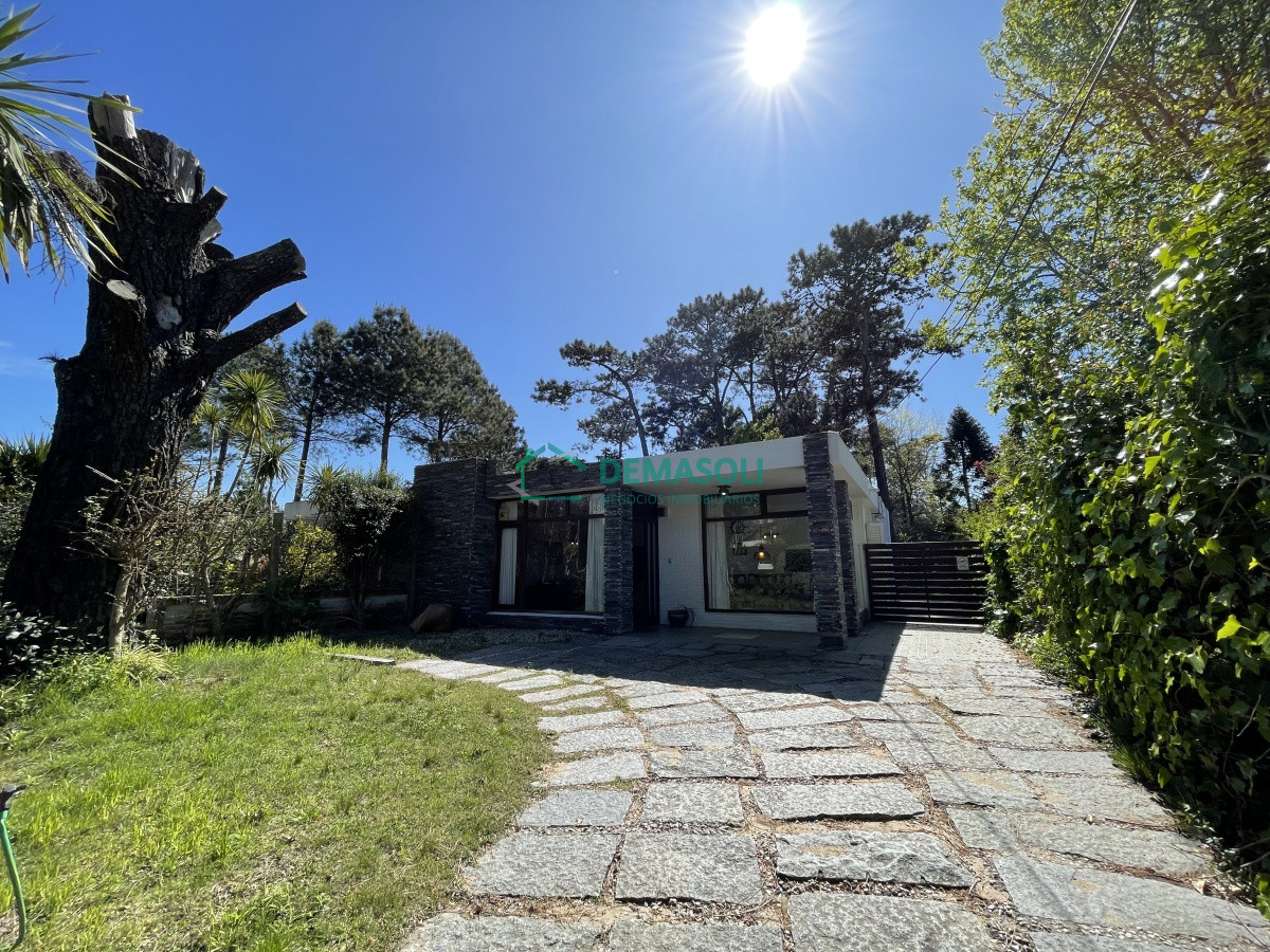Casa ID.577 - CASA EN VENTA EN PUNTA DEL ESTE 3 DORMITORIOS
