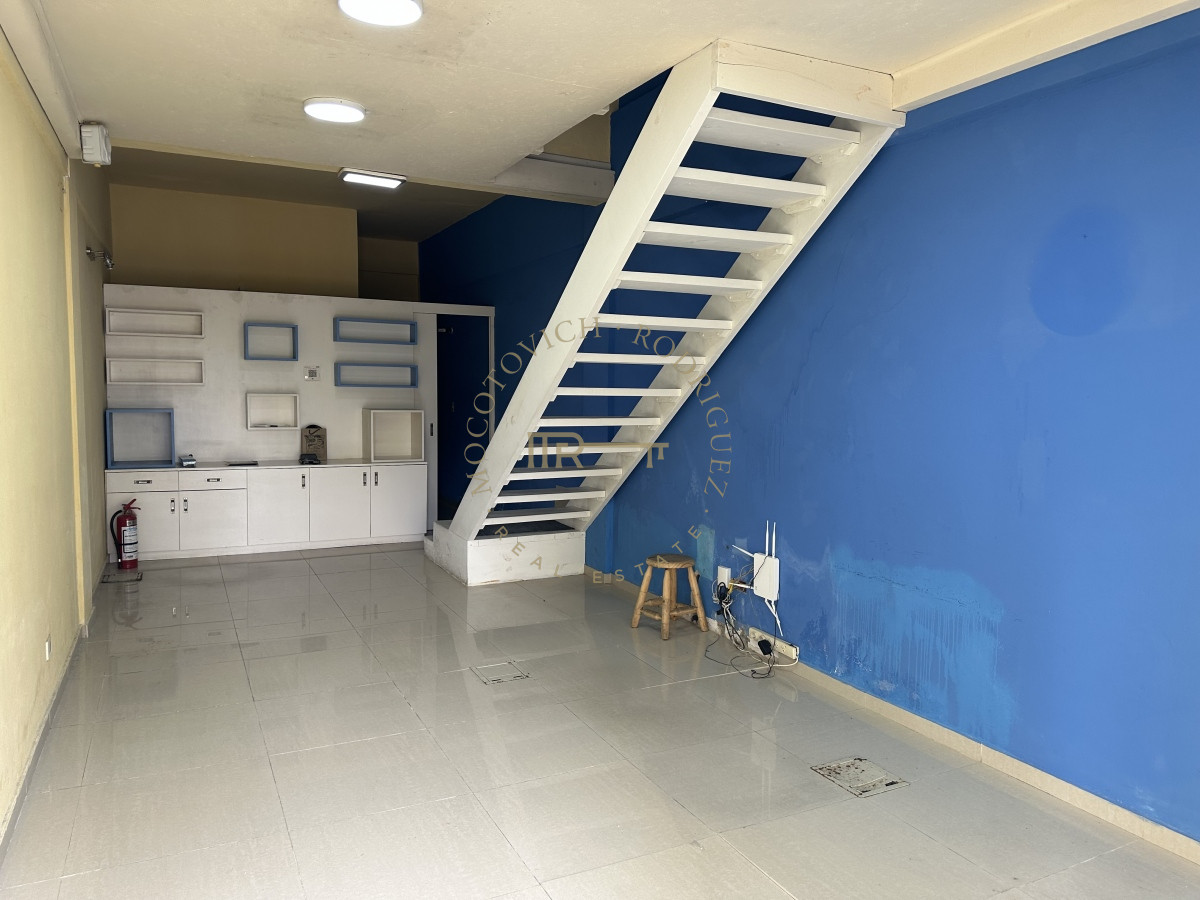Local Comercial ID.1712 - Local en zona comercial, excelente ubicacion ideal todo el año