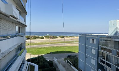 Venta apartamento de 3 dormitorios en Playa Brava, Punta del Este