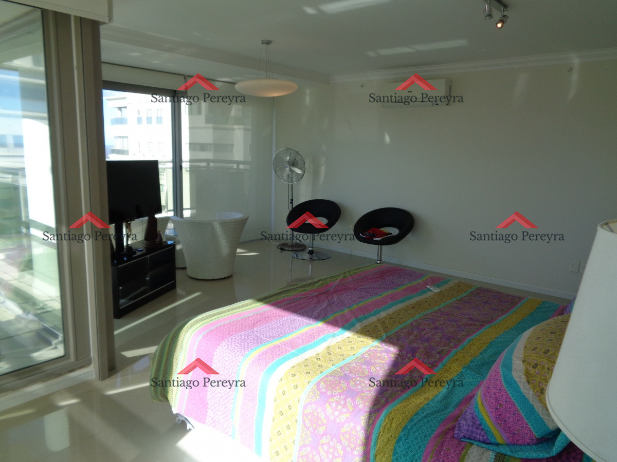 Apartamento ID.7988 - PENT HOUSE EN TORRE IMPERIAL DE PUNTA DEL ESTE VENTA 