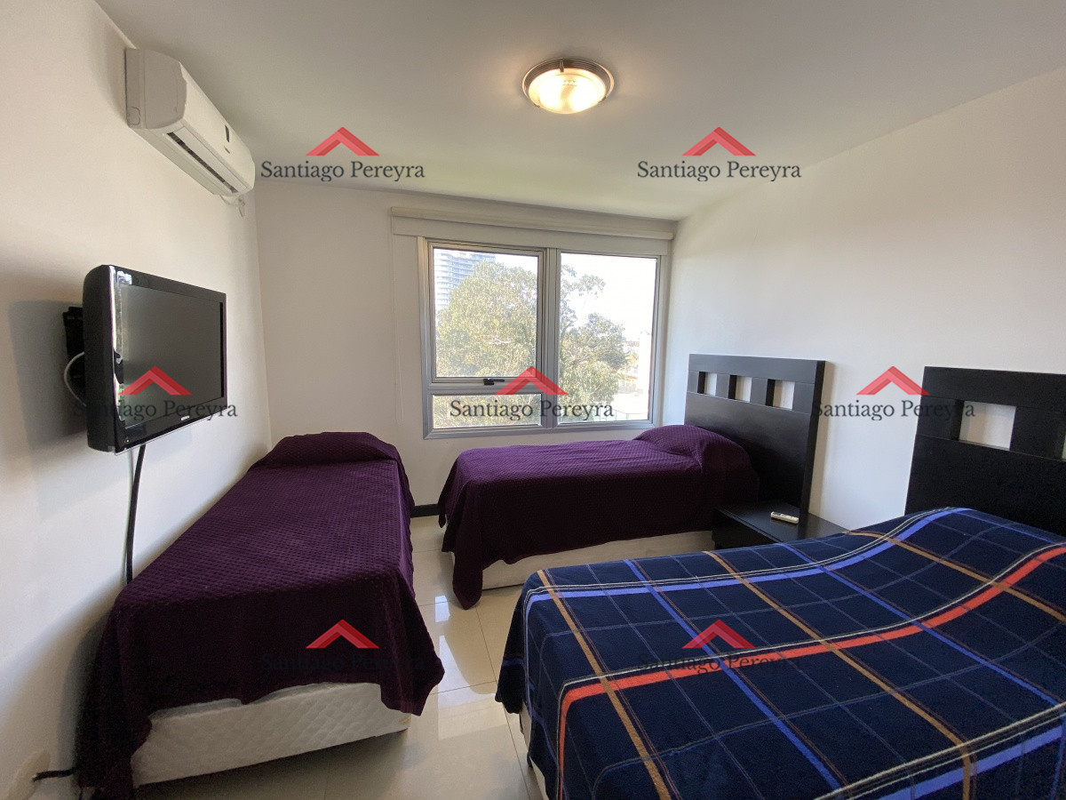 Apartamento ID.8221 - Venta, excepcional apartamento en Playa Mansa, 2 dormitorios, 2 baños, terraza al frente con buena vista, terraza trasera con parrillero