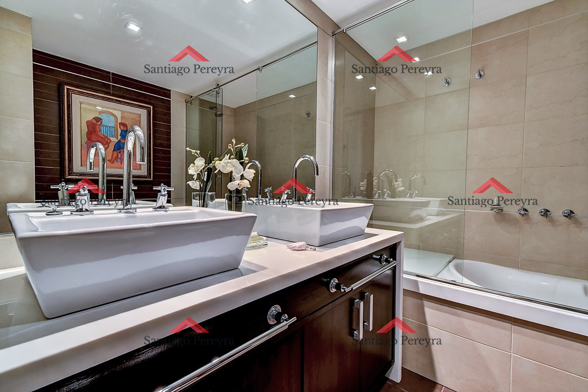Apartamento ID.5299 - Espectacular semipiso en venta, Punta del Este, Oportunidad
