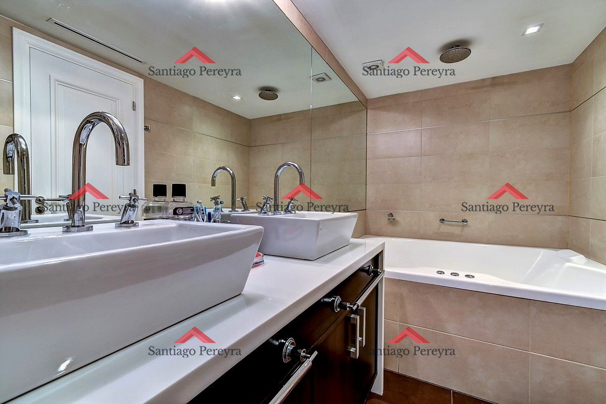 Apartamento ID.5299 - Espectacular semipiso en venta, Punta del Este, Oportunidad