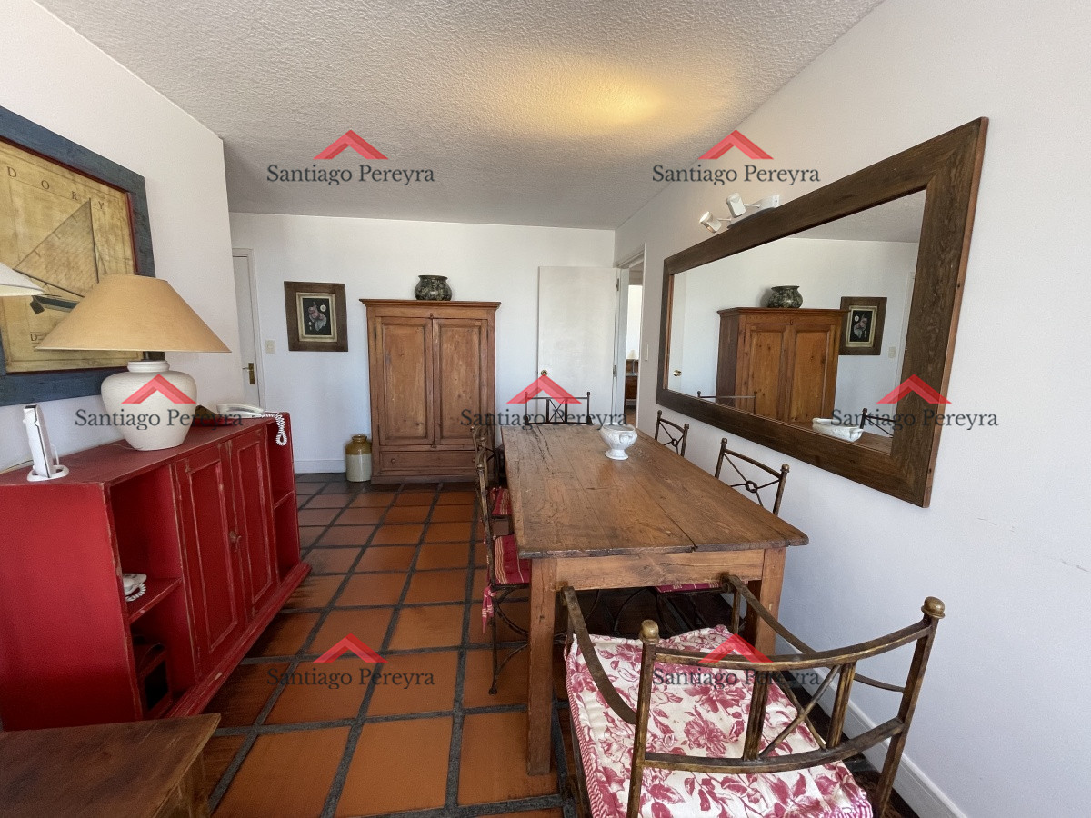 Apartamento ID.8198 - APARTAMENTO EN PENINSULA VISTA AL PUERTO, 3 DORMITORIOS, VENTA, PUNTA DEL ESTE, PENINSULA