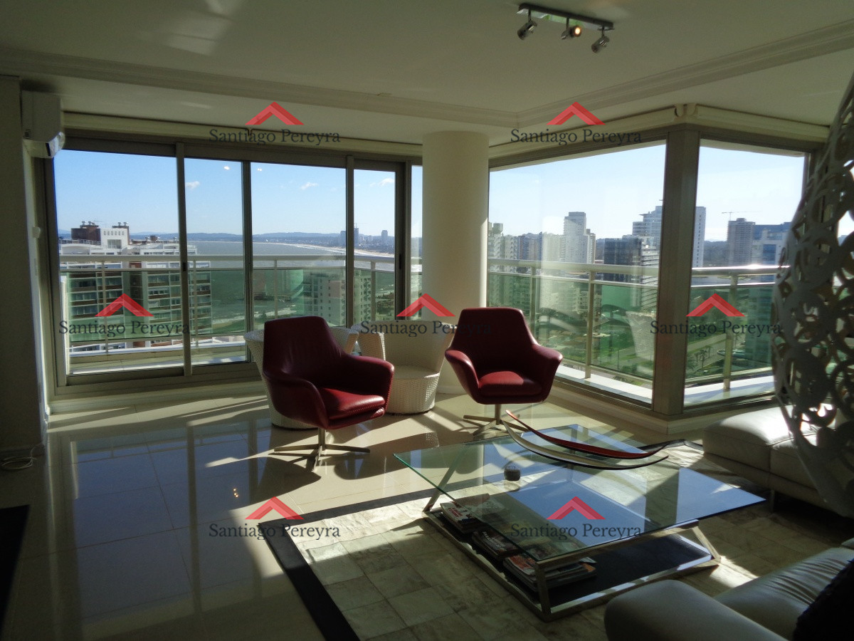 Apartamento ID.7988 - PENT HOUSE EN TORRE IMPERIAL DE PUNTA DEL ESTE VENTA 