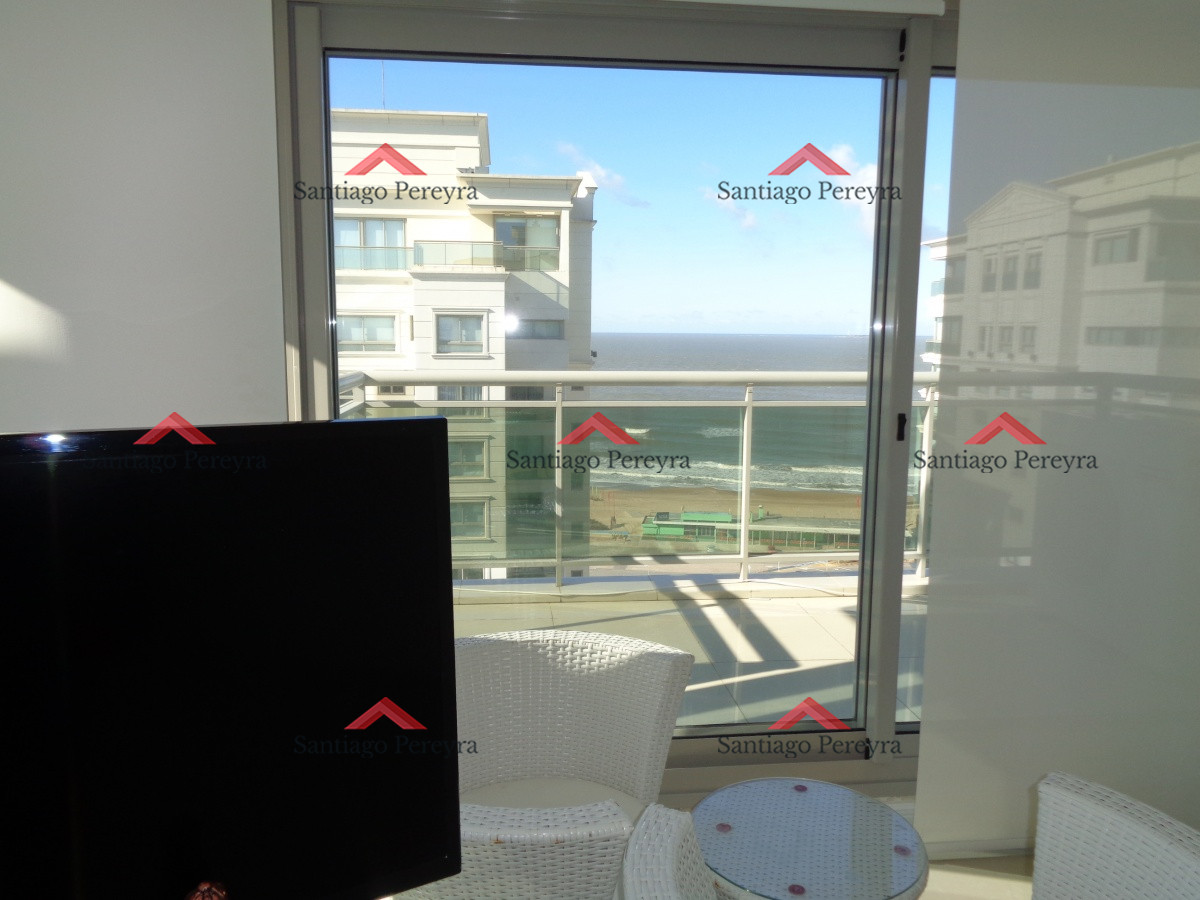 Apartamento ID.7988 - PENT HOUSE EN TORRE IMPERIAL DE PUNTA DEL ESTE VENTA 