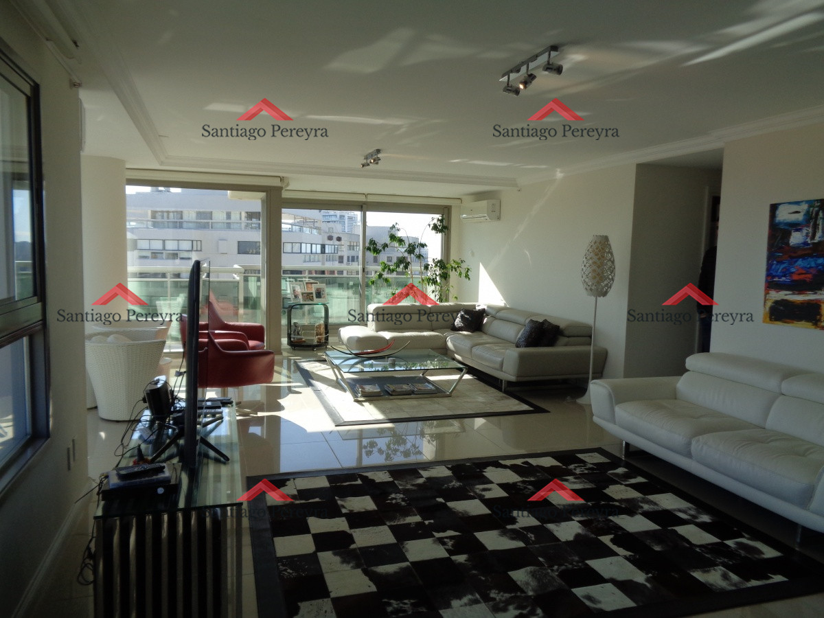 Apartamento ID.7988 - PENT HOUSE EN TORRE IMPERIAL DE PUNTA DEL ESTE VENTA 
