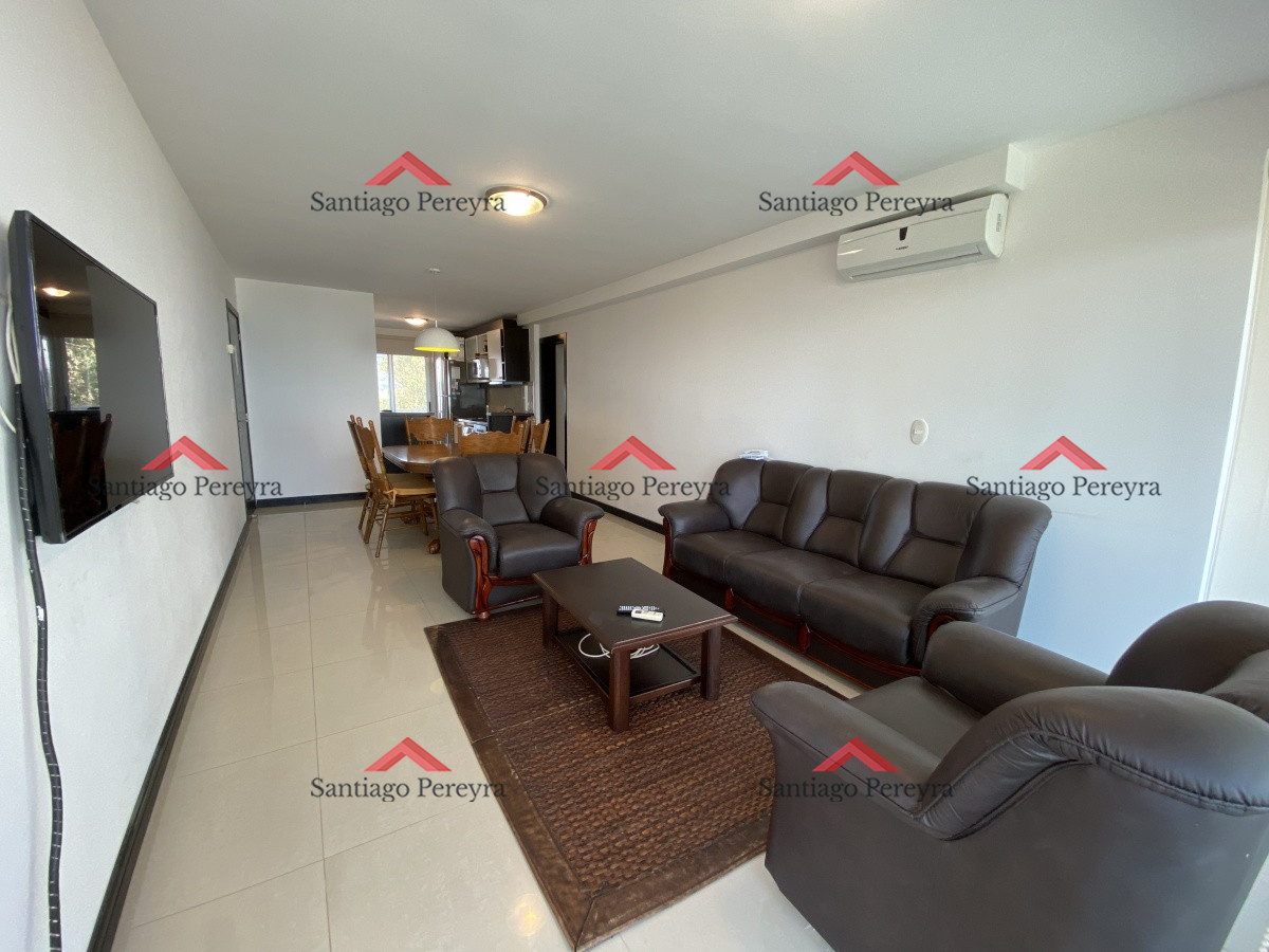 Apartamento ID.8221 - Venta, excepcional apartamento en Playa Mansa, 2 dormitorios, 2 baños, terraza al frente con buena vista, terraza trasera con parrillero