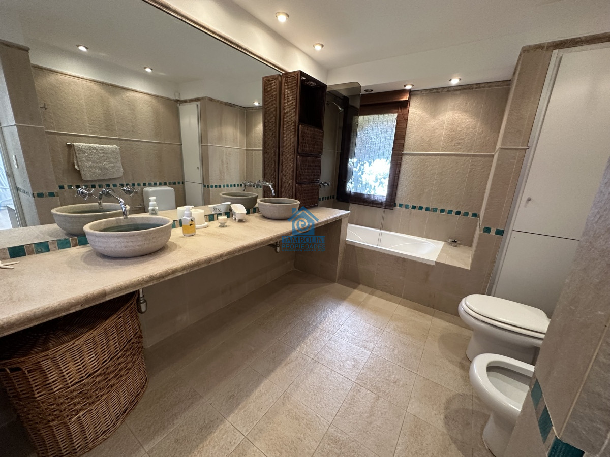 Casa ID.293 - SAN RAFAEL, PUNTA DEL ESTE EN VENTA CASA 4 DORMITORIOS PISCINA