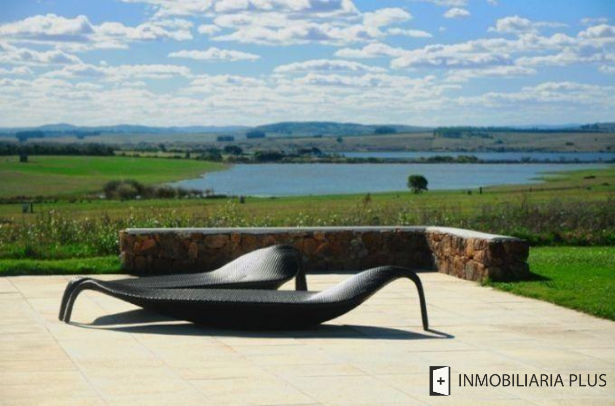 Terreno ID.457 - Venta de Terreno con financiación en La Laguna de los Cisnes Punta del Este C911
