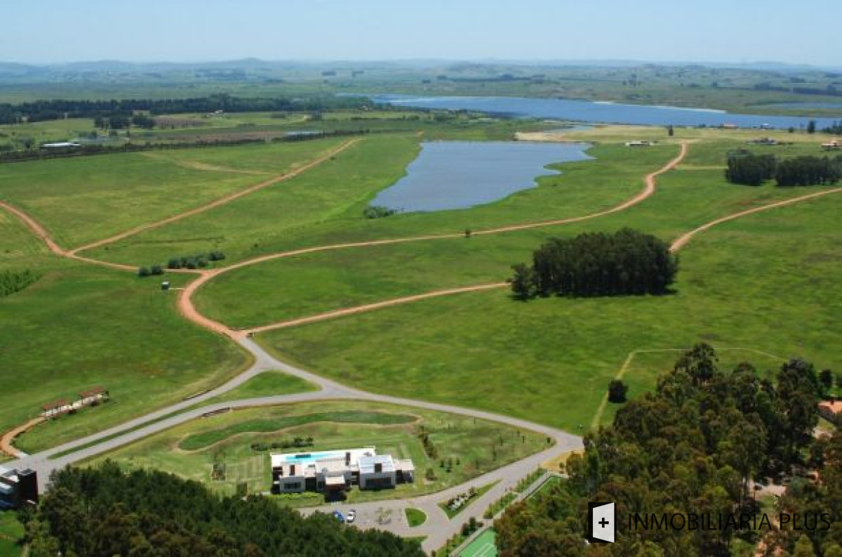 Terreno ID.457 - Venta de Terreno con financiación en La Laguna de los Cisnes Punta del Este C911