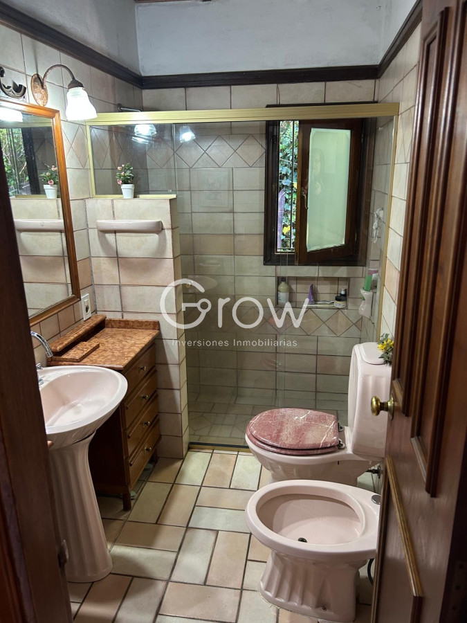 Casa ID.3393 - VENTA EN PINARES PUNTA DEL ESTE CON EXCELENTES DETALLES 4 DORMITOROS PISCINA BARBACOA CERRADA